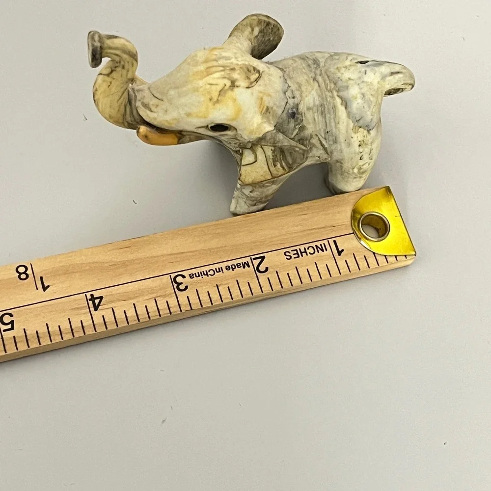 Vintage‎  Elephant Figurine Unisex OS Cream Marbled Trunk Up Lucky Decor